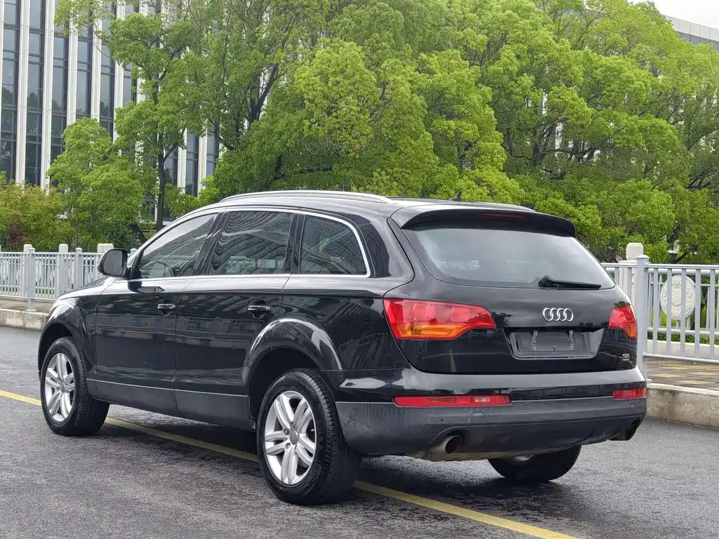 Audi Q7 — миниатюра 6