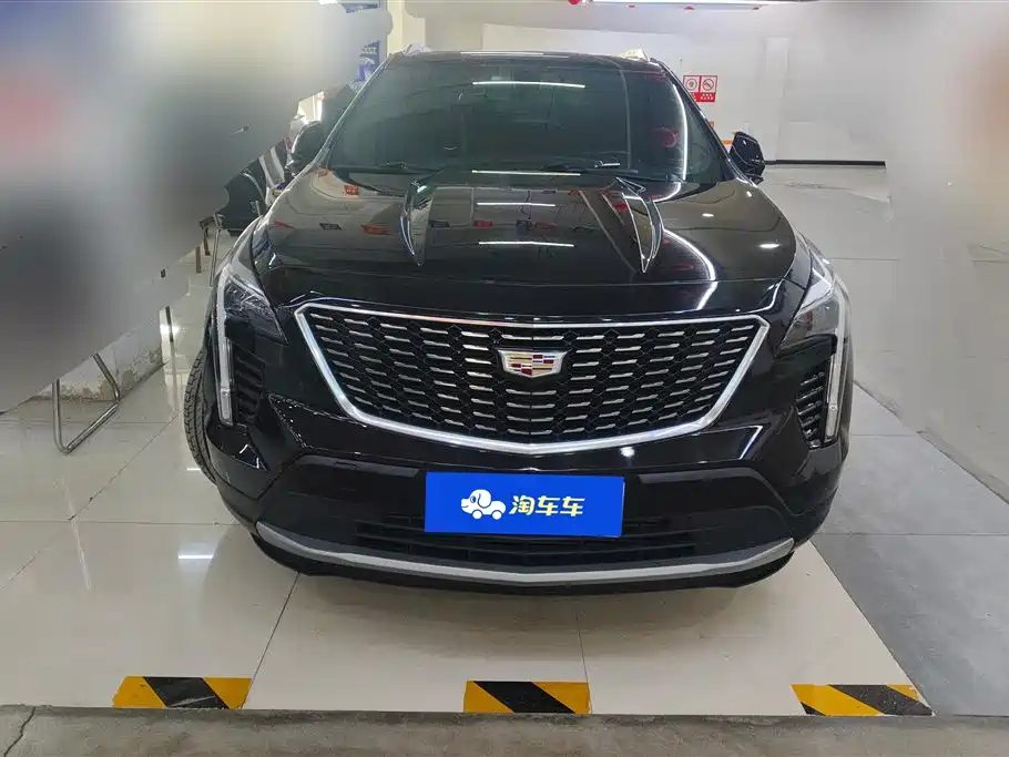 CADILLAC XT4
