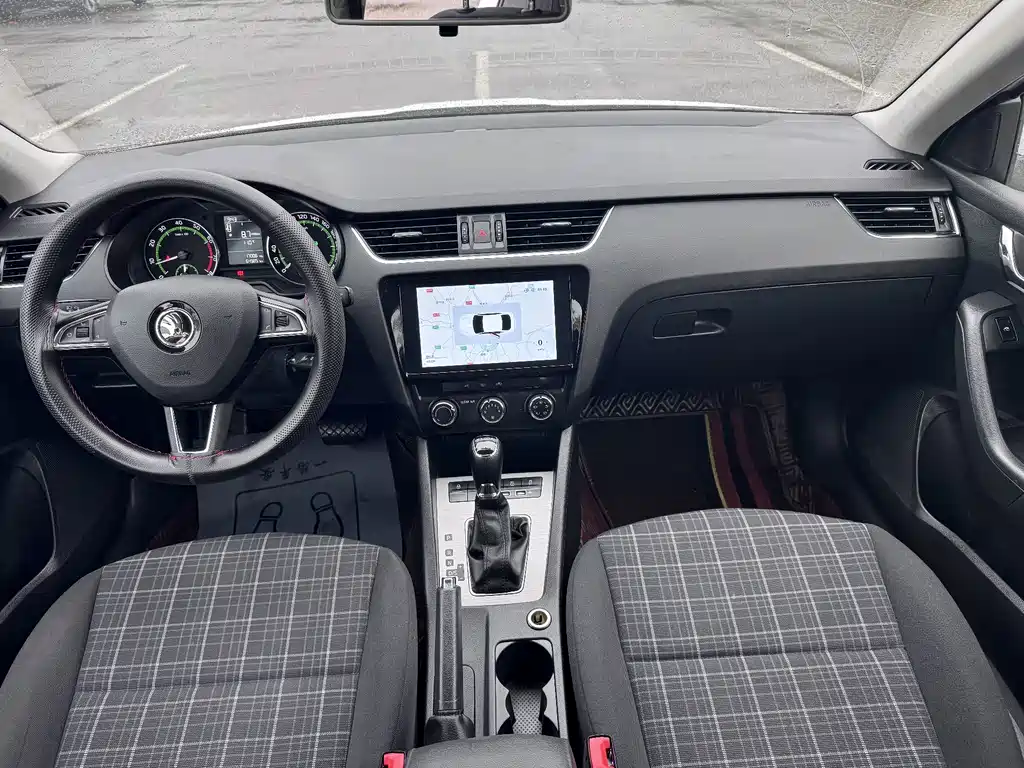 Skoda Octavia — миниатюра 7