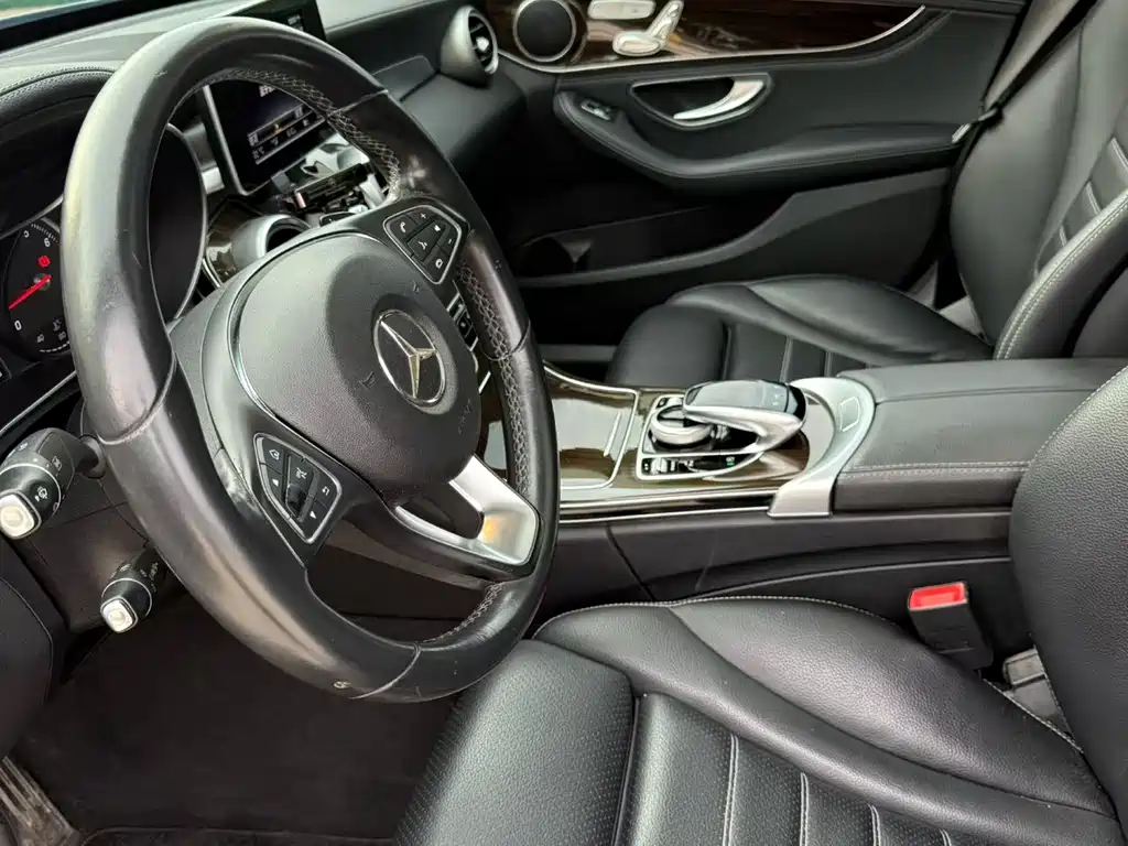 Mercedes-Benz C-Class — миниатюра 4