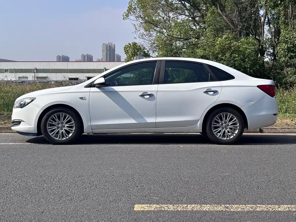 Buick Excelle — миниатюра 7
