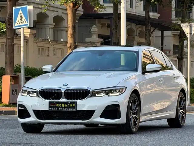 BMW 3 SERIES