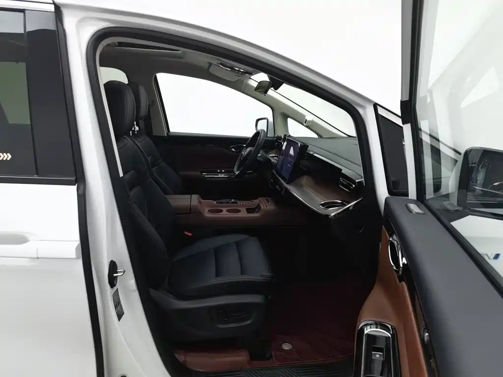 GAC Motor Trumpchi E8 PHEV — миниатюра 23