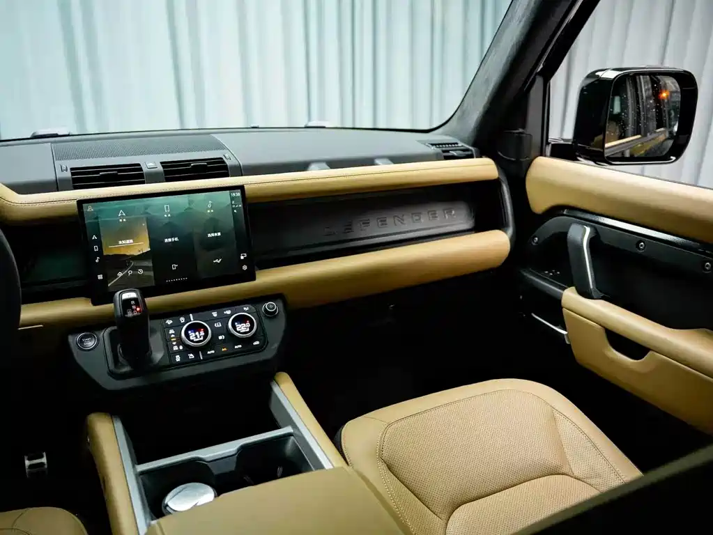 Land Rover Defender — миниатюра 13