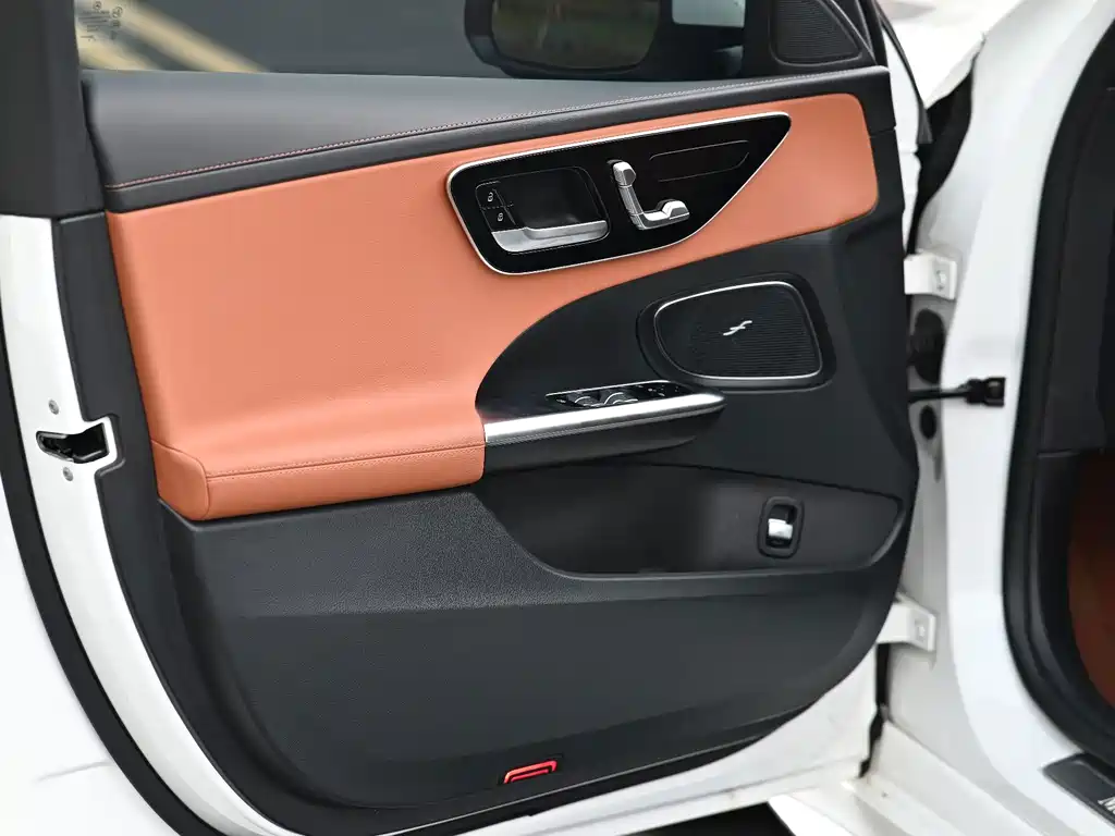 Mercedes-Benz C-Class — миниатюра 10