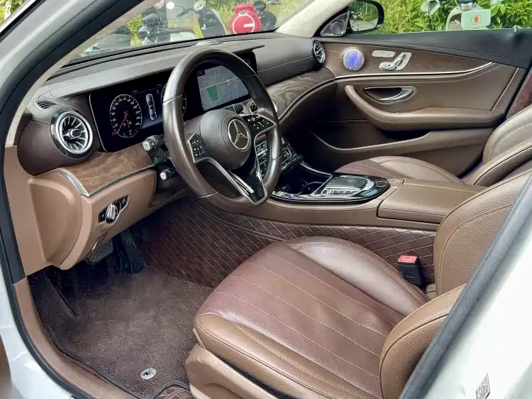 Mercedes-Benz E-Class — миниатюра 4
