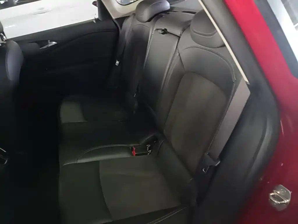 Buick Verano — миниатюра 17