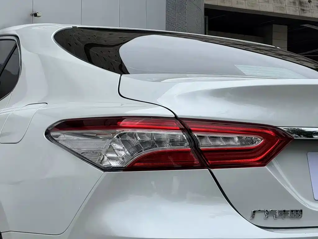 Toyota Camry — миниатюра 15