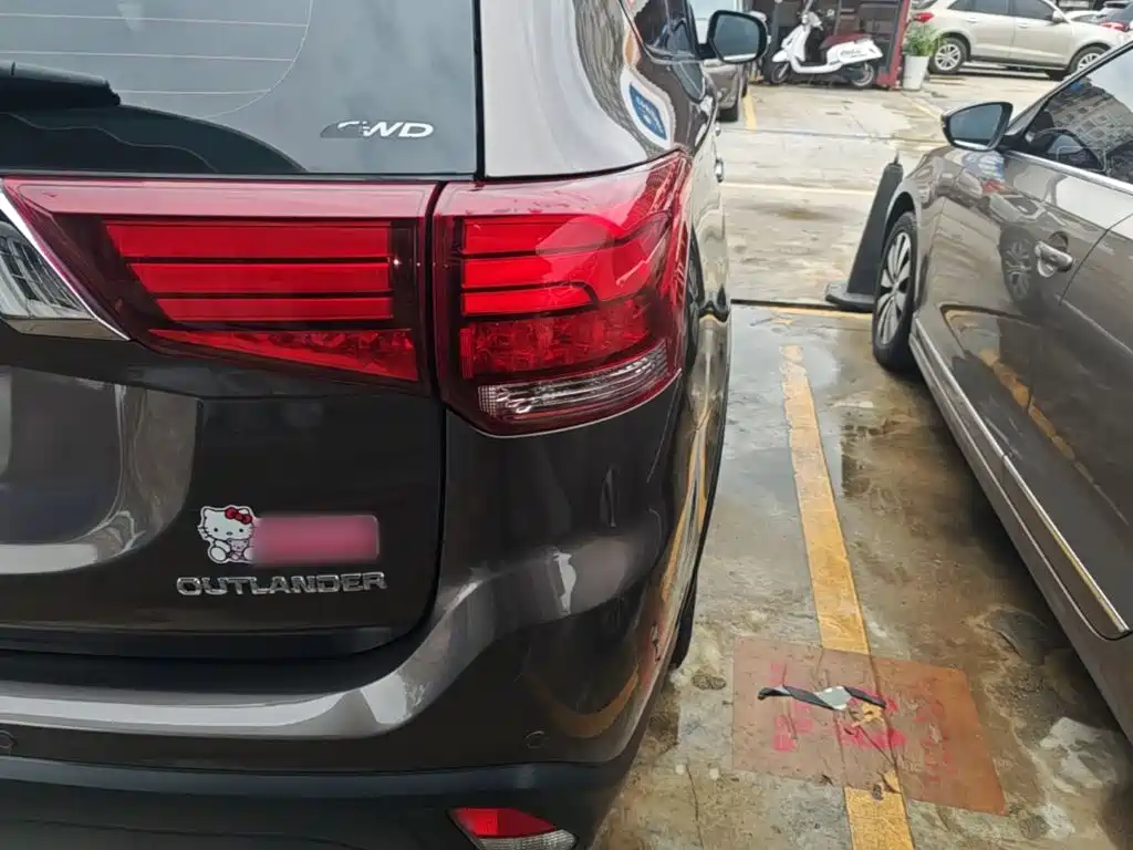 Mitsubishi Outlander — миниатюра 8