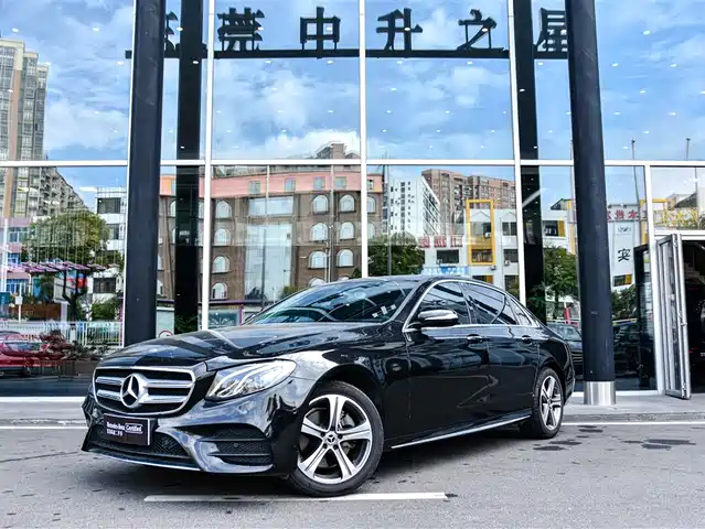MERCEDES BENZ E CLASS