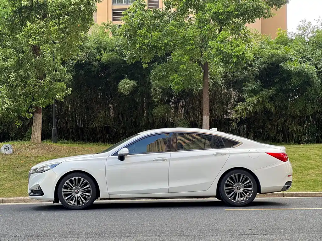 Hongqi Hongqi H5 — миниатюра 3