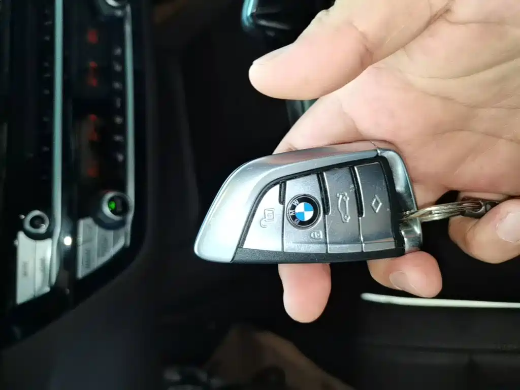 BMW 5 Series — миниатюра 9