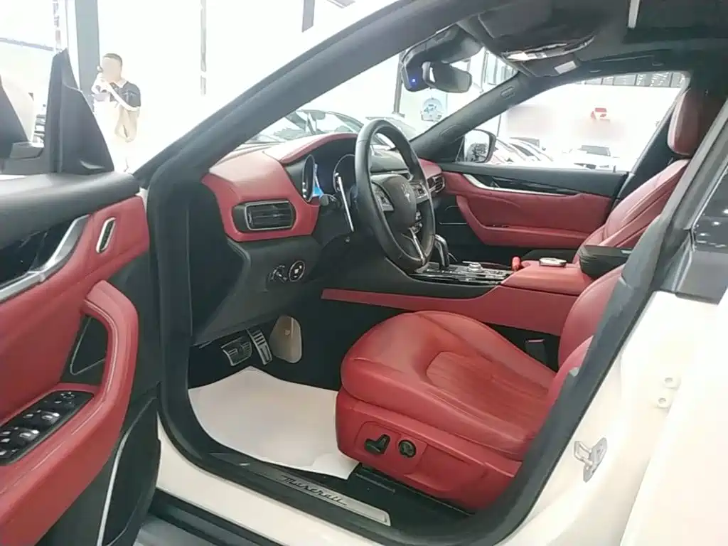 Maserati Levante — миниатюра 16