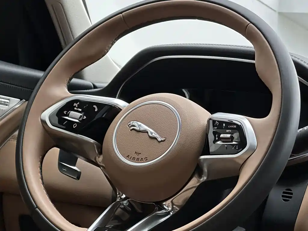 Jaguar XFL — миниатюра 17