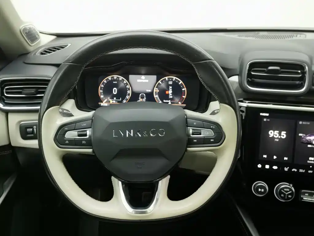 Lynk & Co 02 — миниатюра 11