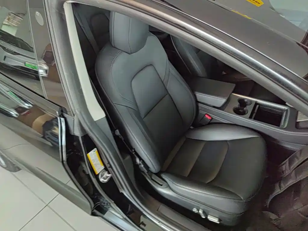Tesla Model 3 — миниатюра 25