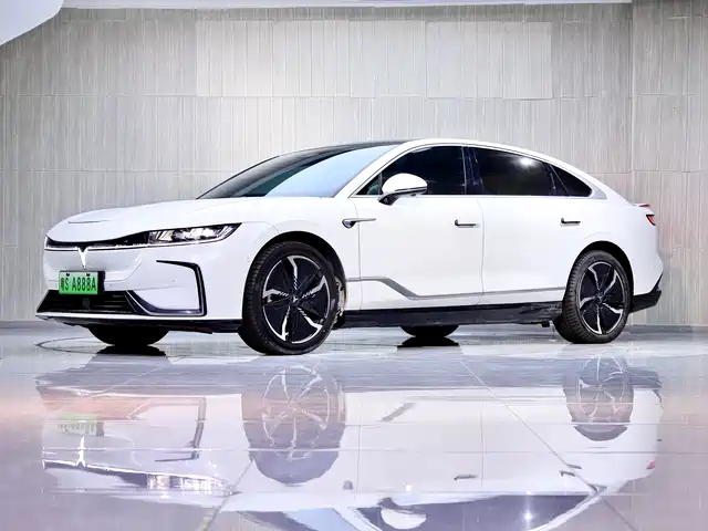 VOYAH LANTU CHASING LIGHT 2024