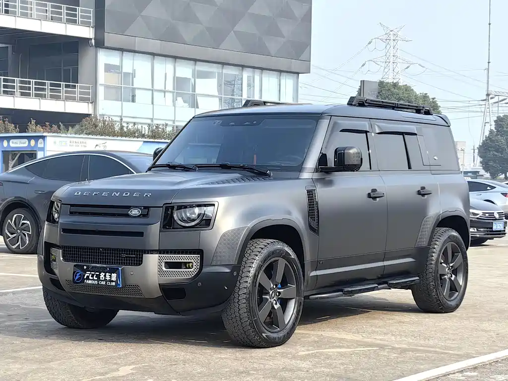 LAND ROVER DEFENDER