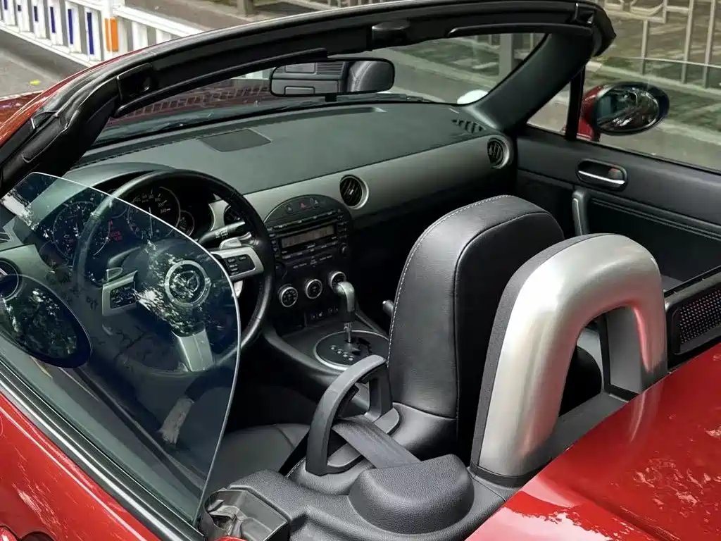 Mazda MX-5 — миниатюра 7