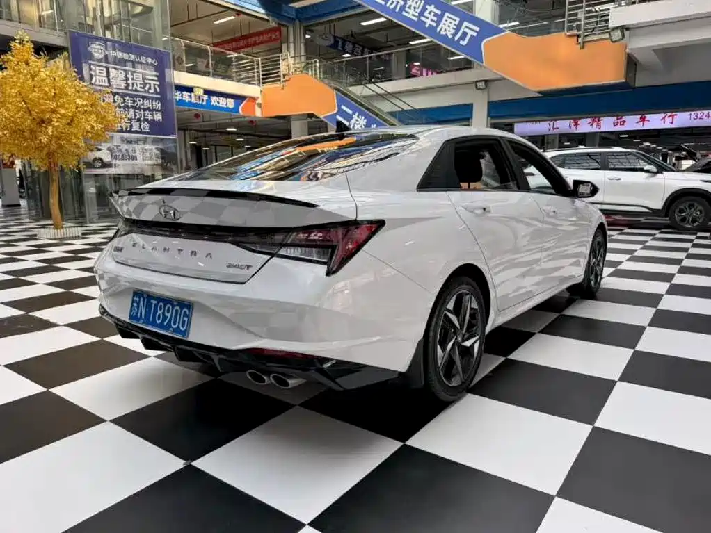 Hyundai Elantra — миниатюра 7