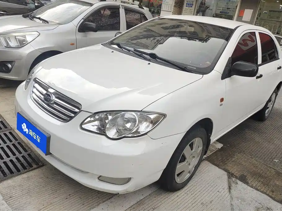 BYD  F3