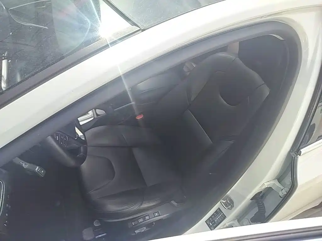 Volvo V40 — миниатюра 15