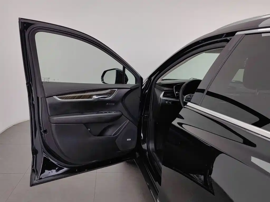 Cadillac XT5 — миниатюра 8