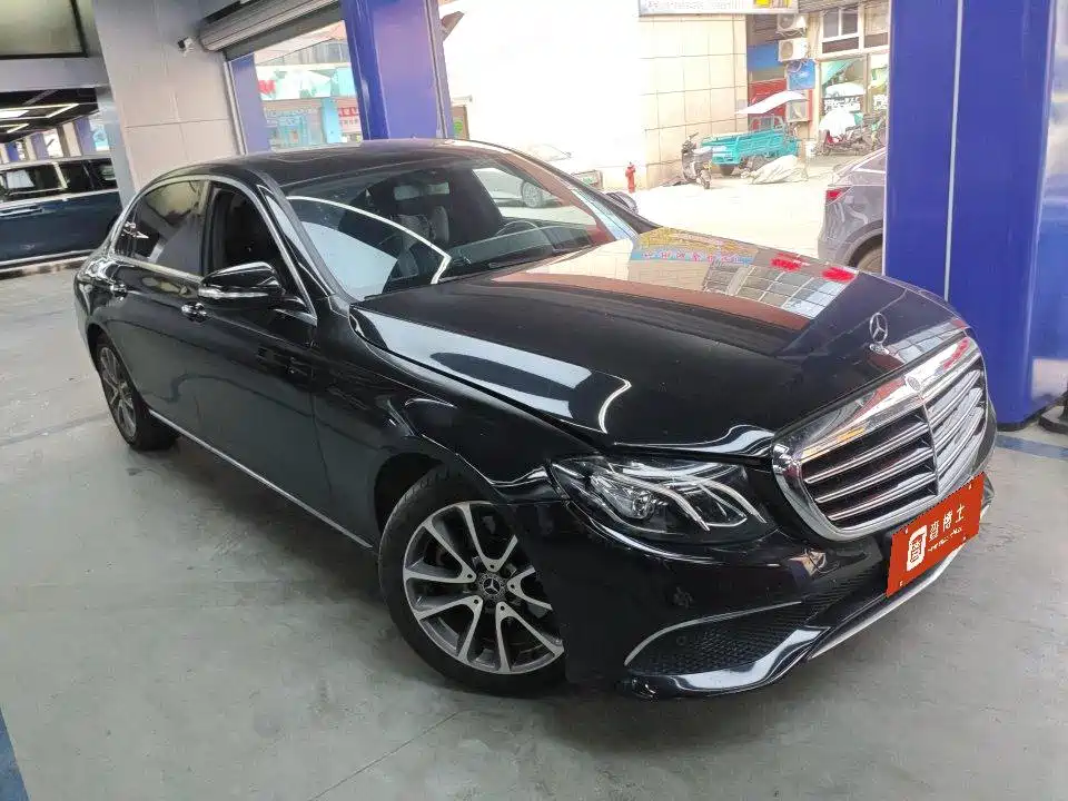 Mercedes-Benz E-Class — миниатюра 2