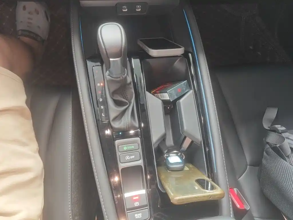 Honda Accord — миниатюра 12