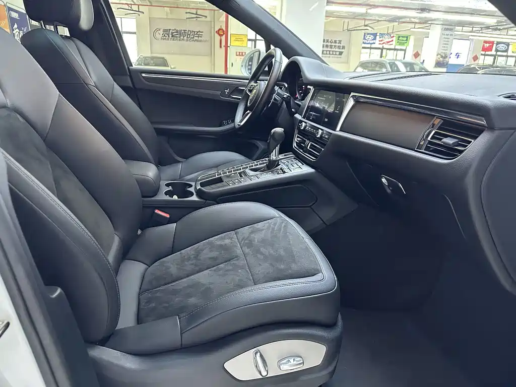 Porsche Macan — миниатюра 5