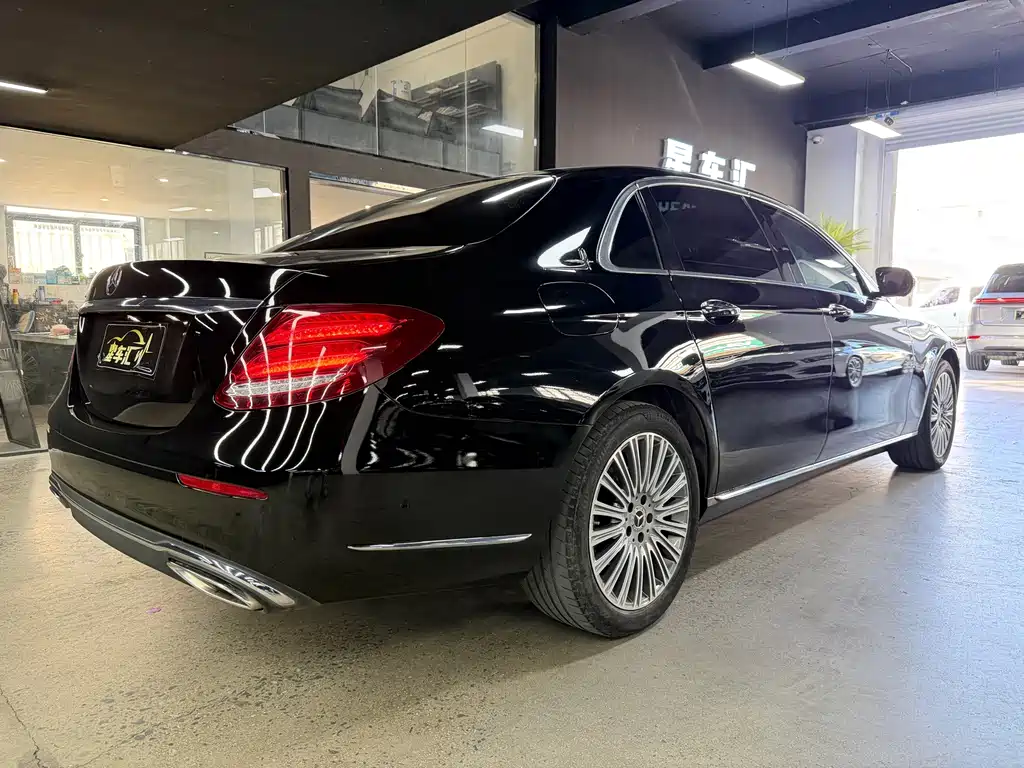 Mercedes-Benz E-Class — миниатюра 14