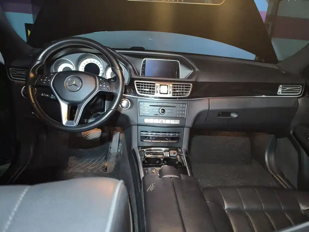 Mercedes-Benz E-Class — миниатюра 13