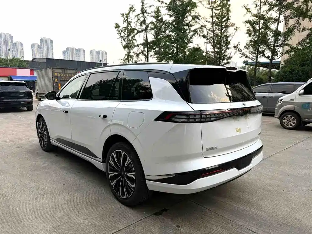 Dongfeng eπ008 2026 мест