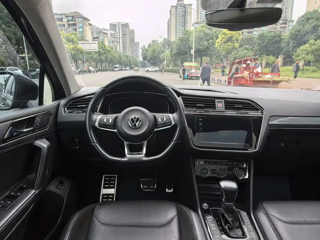 Volkswagen Tiguan L — миниатюра 16