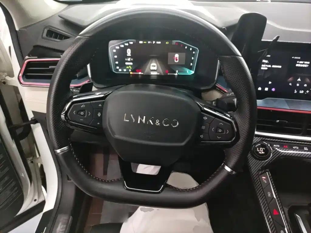 Lynk & Co 06 — миниатюра 11