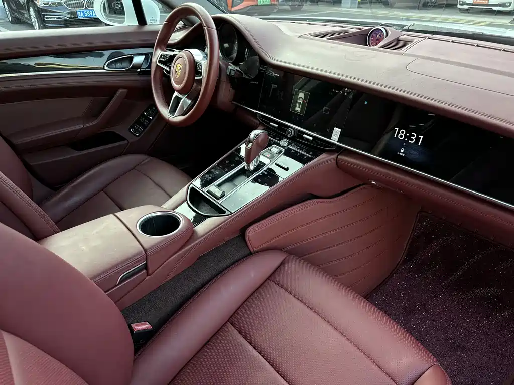 Porsche Panamera — миниатюра 8