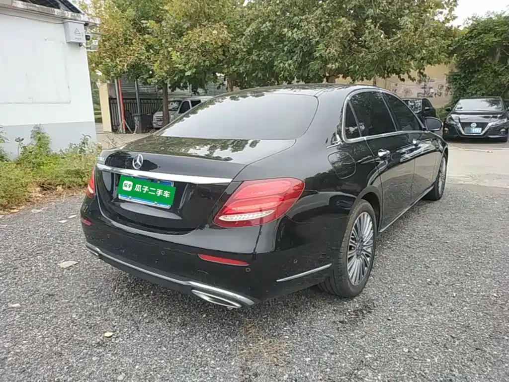Mercedes-Benz E-Class — миниатюра 7