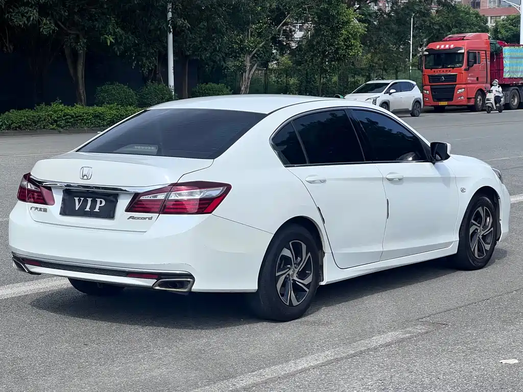 Honda Accord — миниатюра 4