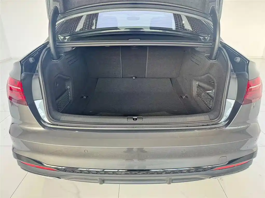 Audi A4L 2025 200 Enjoy 40 TFSI Luxury