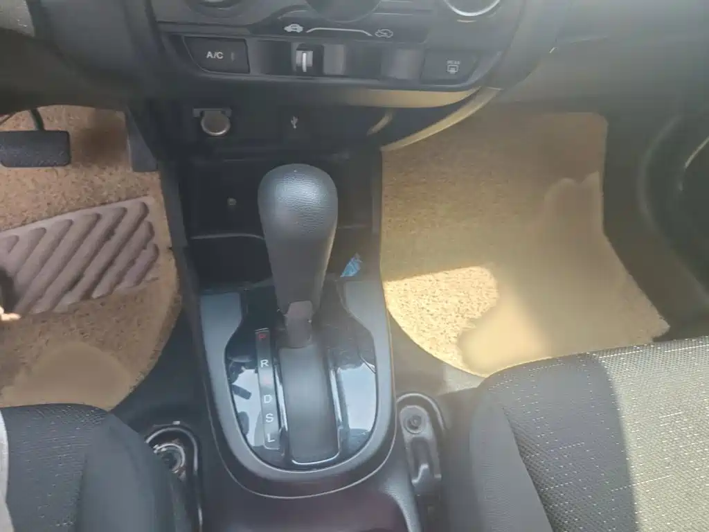 Honda Fit — миниатюра 15