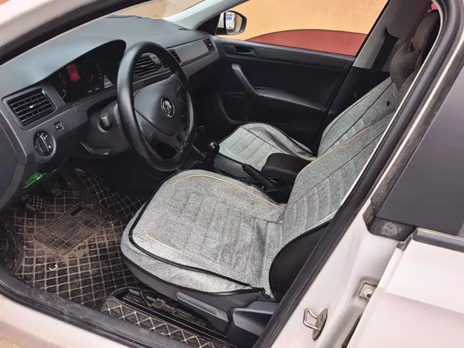 Volkswagen Santana — миниатюра 9