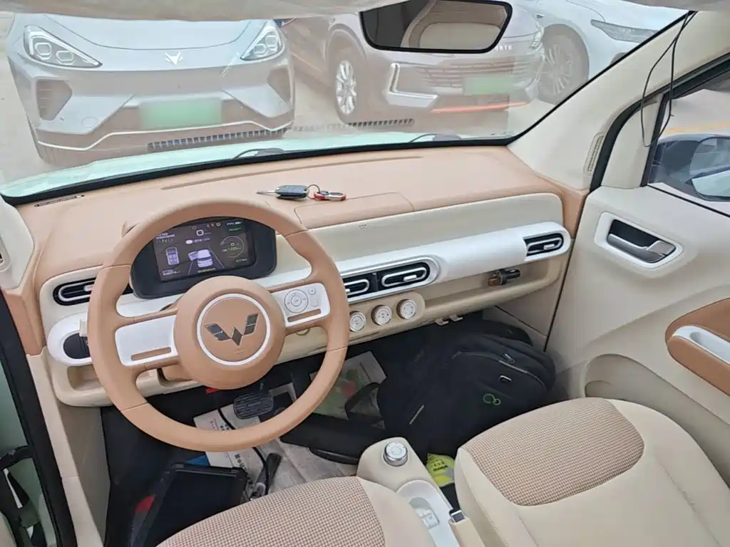 Wuling MINIEV — миниатюра 10