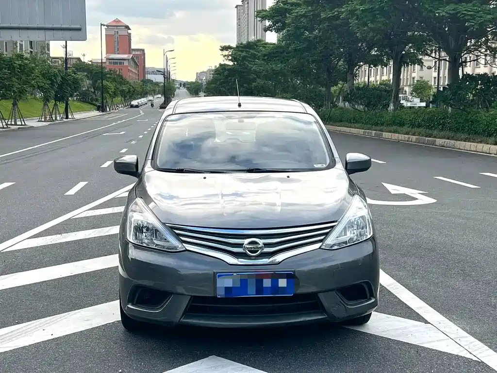 Nissan Livina — миниатюра 2