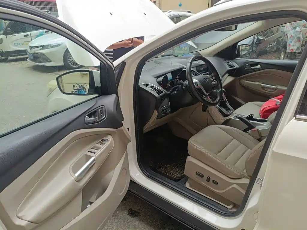 Ford Kuga — миниатюра 17