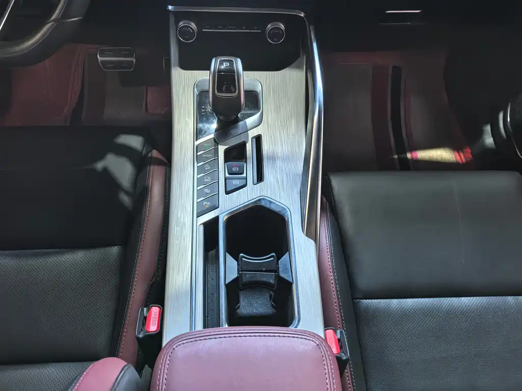 Geely Binyue — миниатюра 14