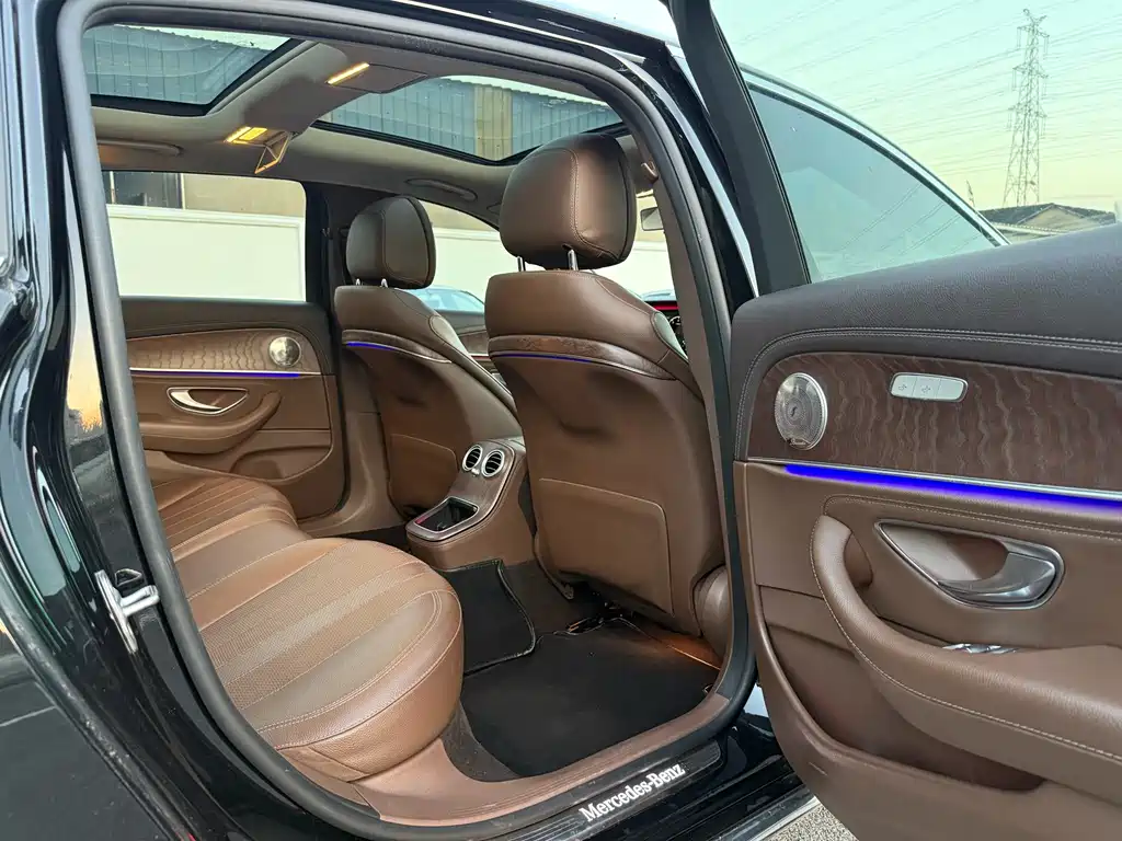 Mercedes-Benz E-Class — миниатюра 20