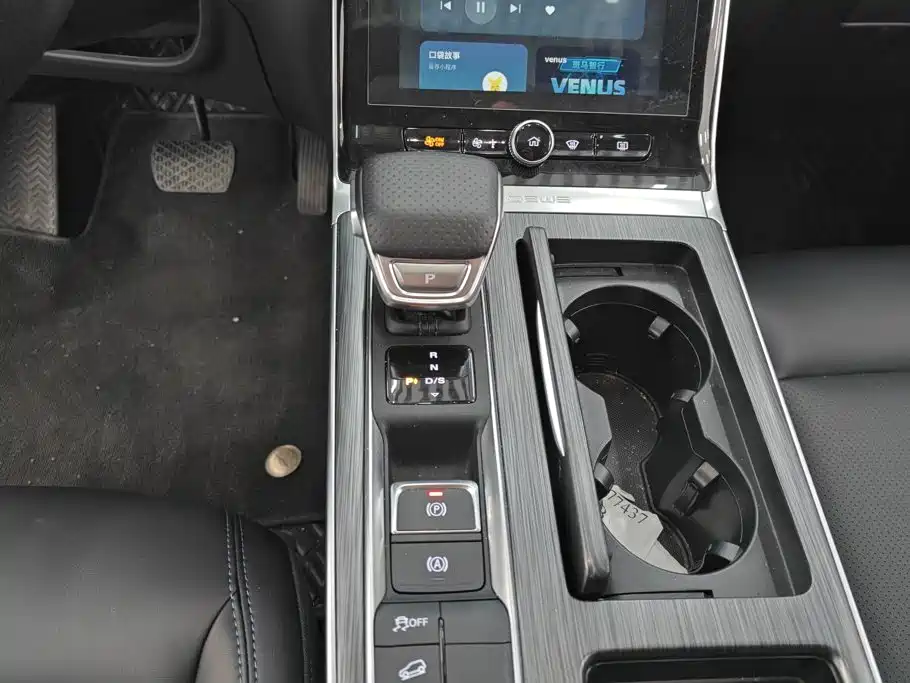 Roewe RX5 — миниатюра 16
