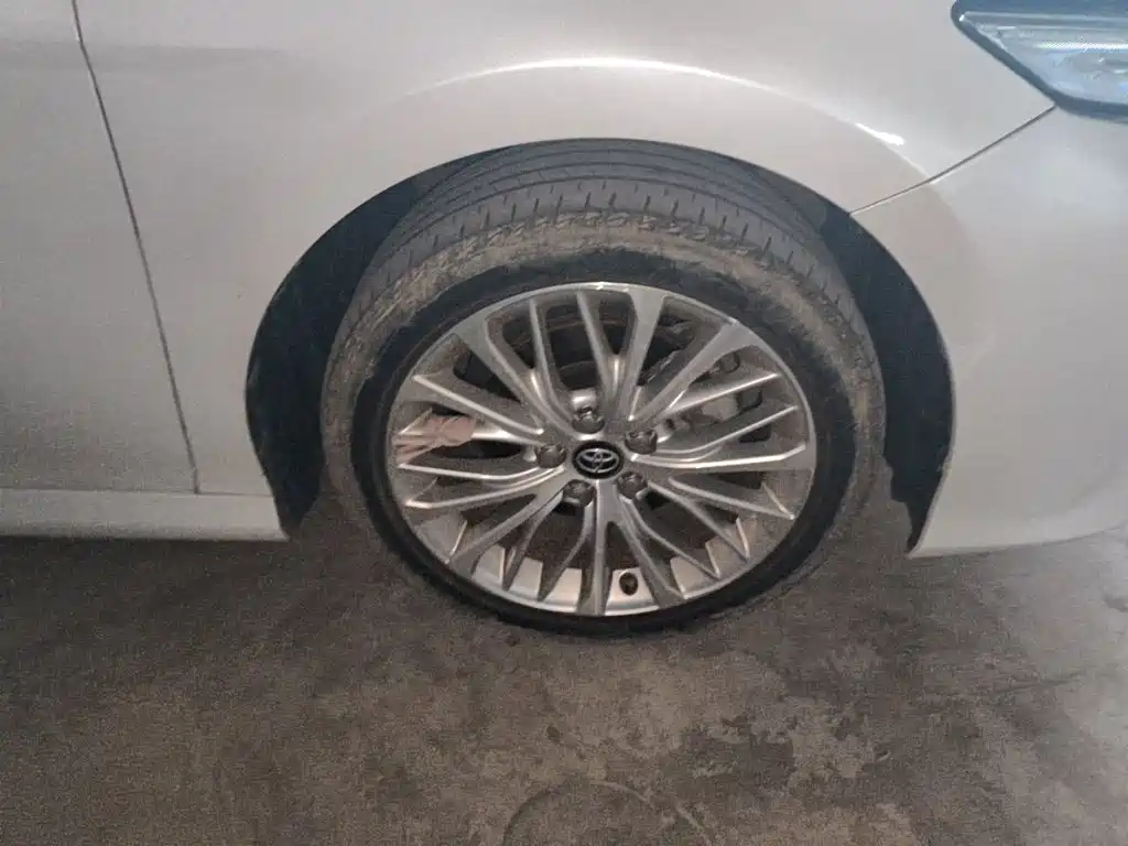 Toyota Camry — миниатюра 8
