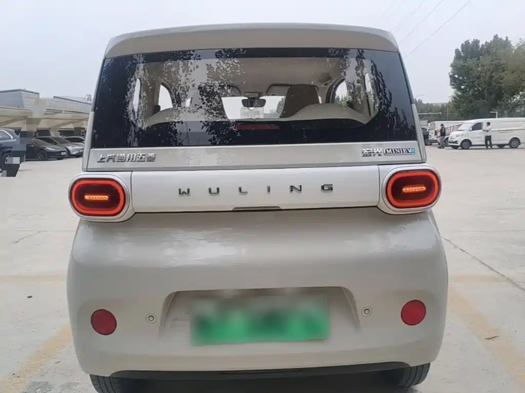 Wuling MINIEV — миниатюра 6