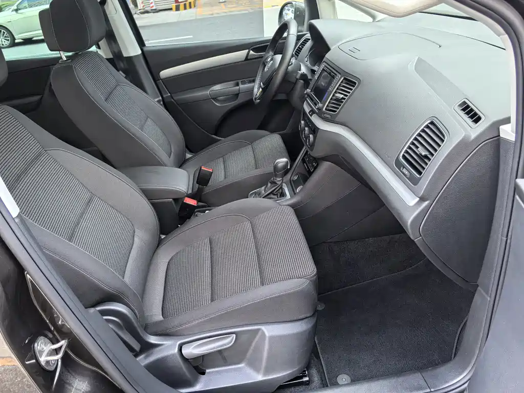 Volkswagen Sharan — миниатюра 14